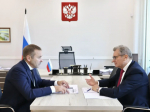 Алексей Кузьмицкий и Сергей Чернышев обсудили вопросы научно-технологического развития регионов округа.